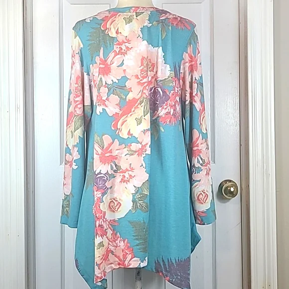 Philosophy Floral Blouse - Picture 5 of 10